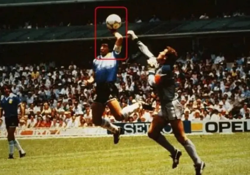 惯用左脚踢球的人比较强?